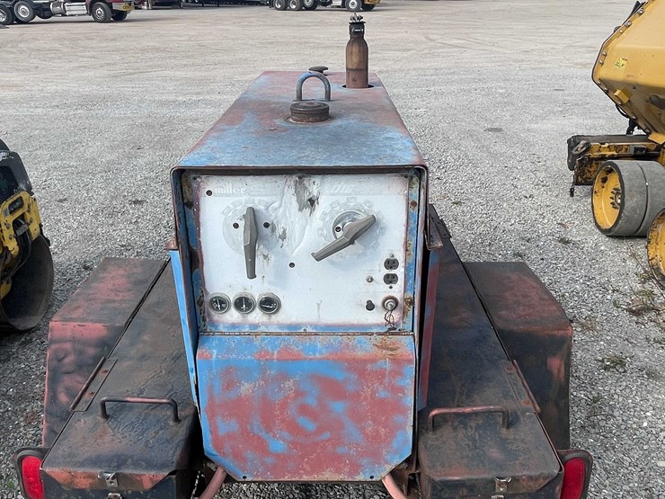 #8619-•-miller-big-40-welder-(aps)-image-30
