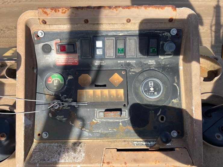 john-deere-310d-image-37