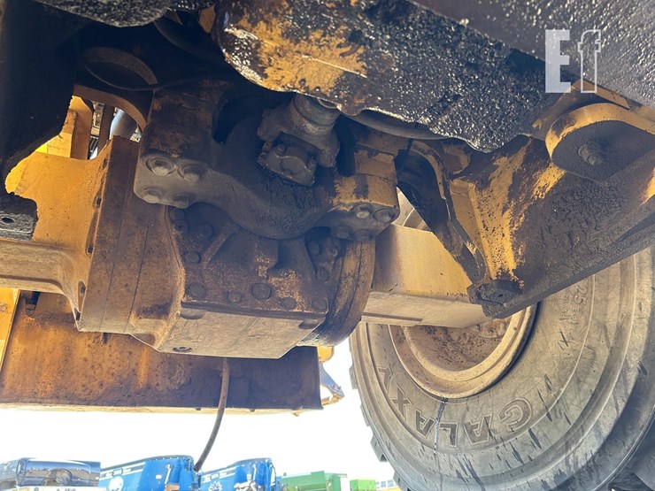 2003-deere-824j-image-48