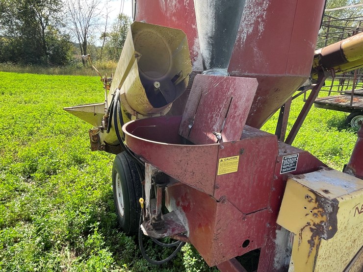 new-holland-355-image-16