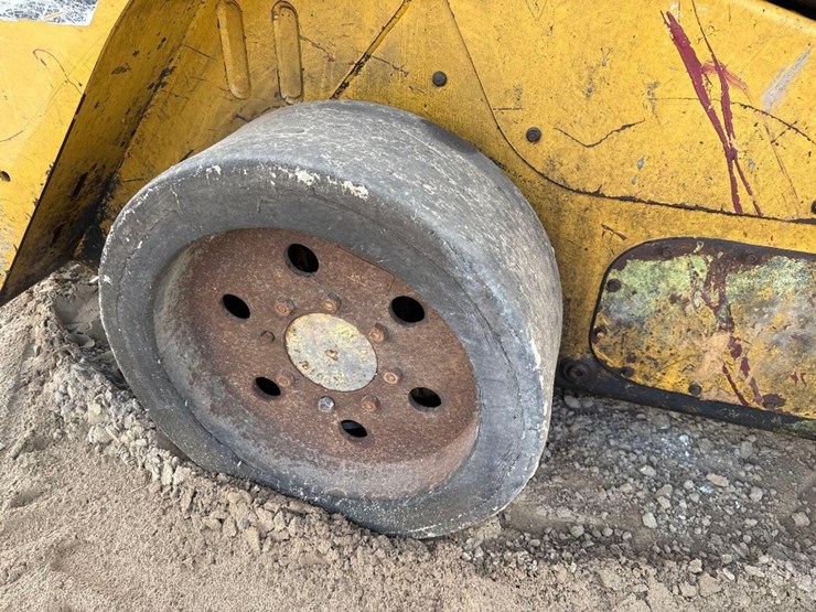 2012-caterpillar-246c-image-12