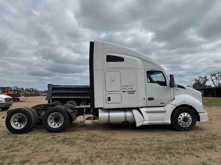 2014-kenworth-t680-image-5