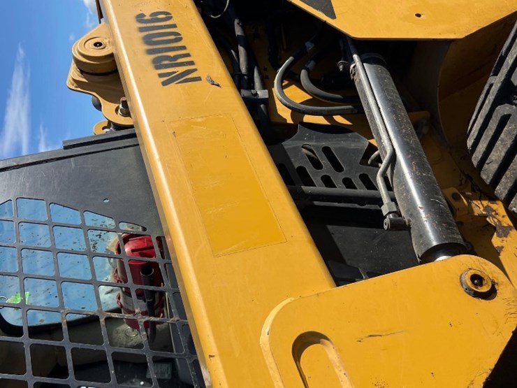 2017-caterpillar-249d-image-20