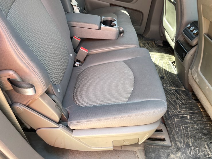 2012-chevrolet-traverse-ls-image-53