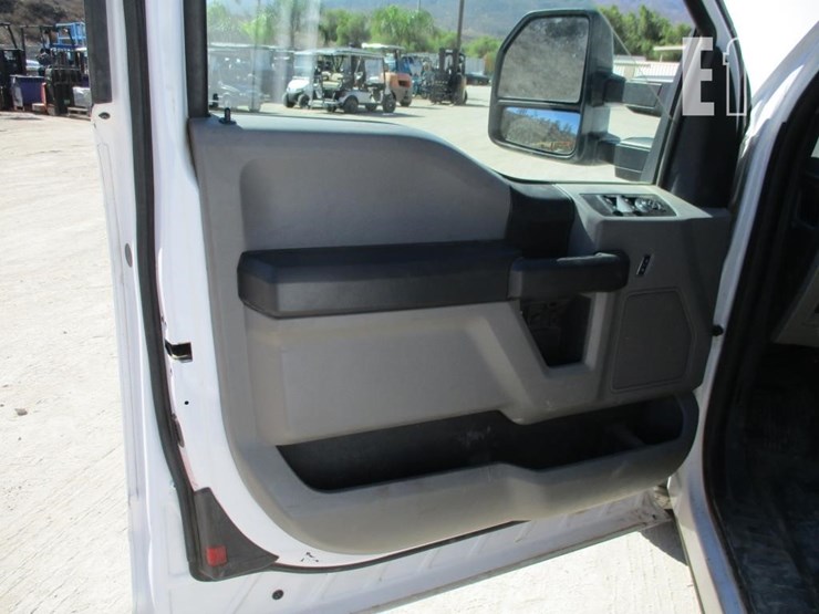 2016-ford-f150-image-12