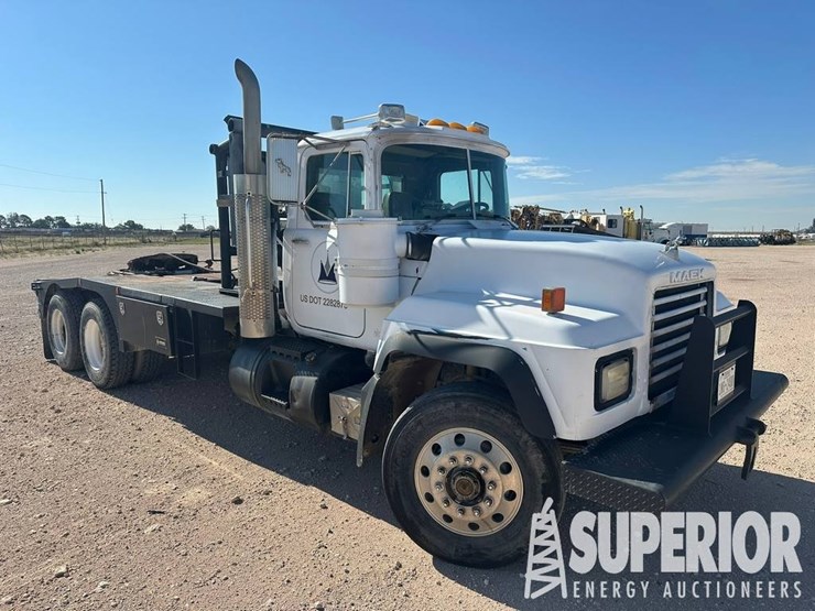 (x)-(11-4)-2003-mack-rd-t/a-winch-truck,-vin-1m2p2-image-4