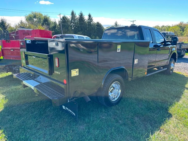 2022-ford-f350-xl-image-8