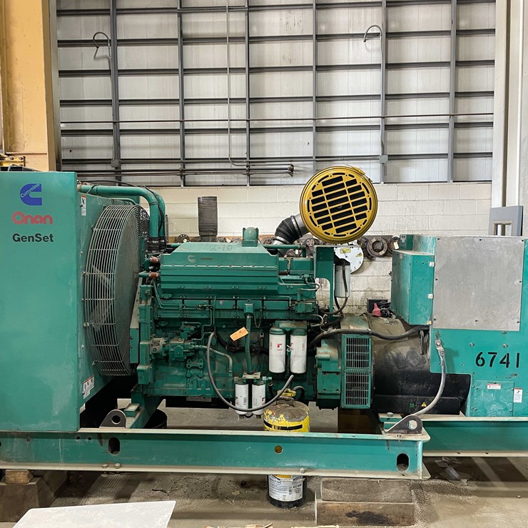 #8615 • 1999 Cummins DFEH Generator (APS)