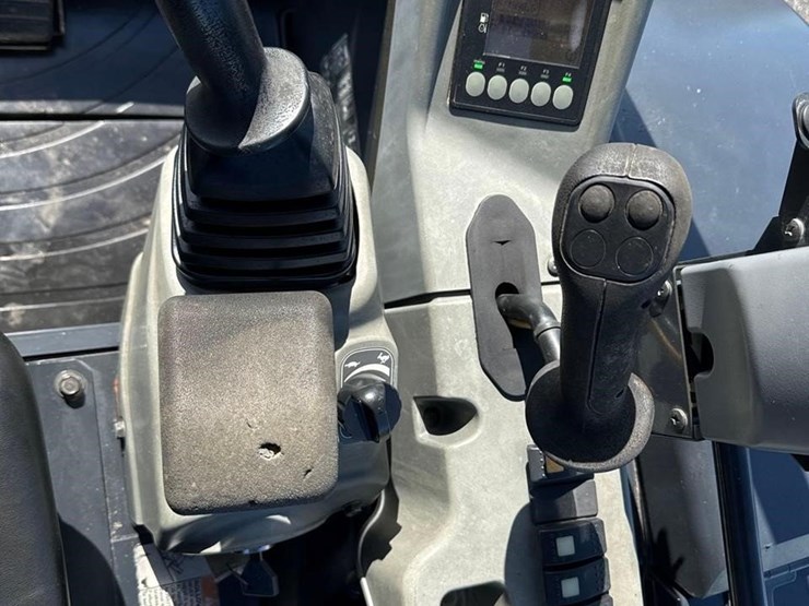 2021-yanmar-sv40-image-21