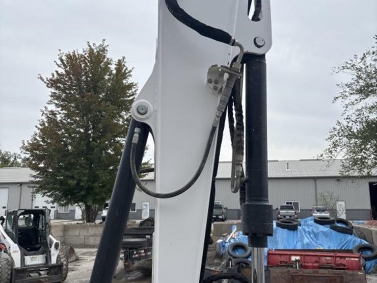 2019-bobcat-e85-image-24
