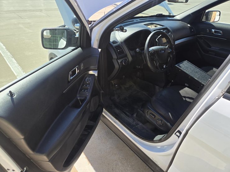#1825-•-2019-ford-police-interceptor-suv-image-9