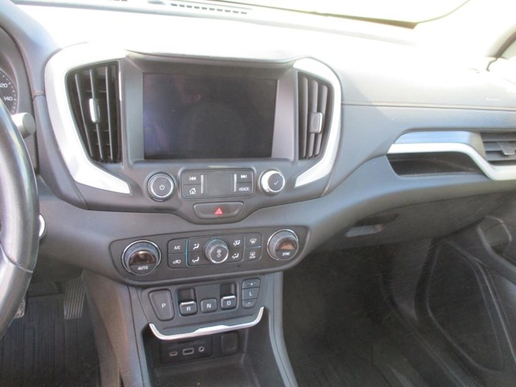 2021-gmc-terrain-slt-image-9