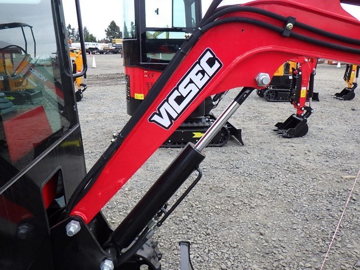 2025-vicsec-13c-hydraulic-excavator-image-11
