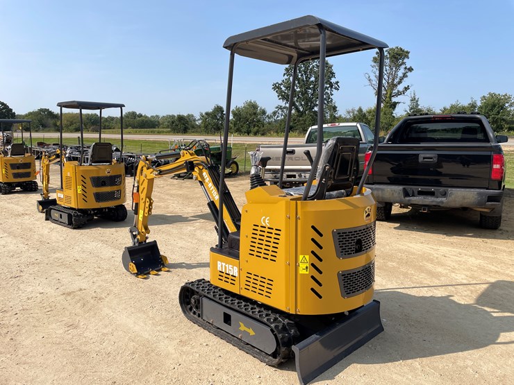 #213-•-new-rt15r-mini-excavator-image-3