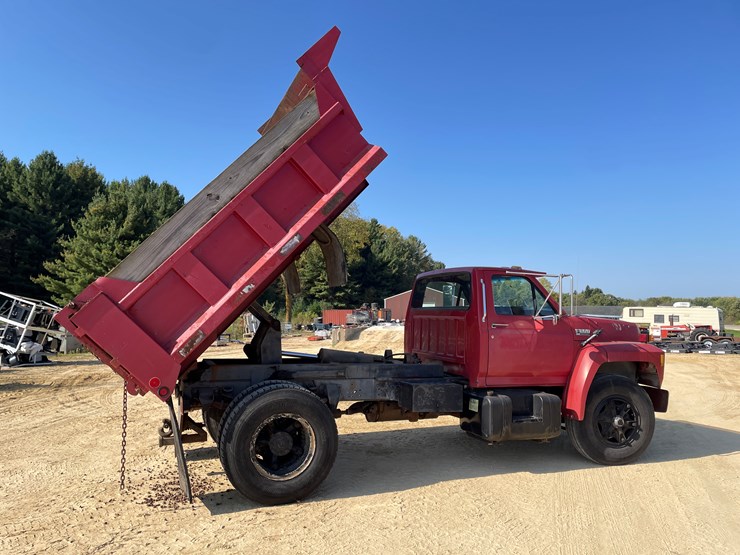 ford-f800-image-100