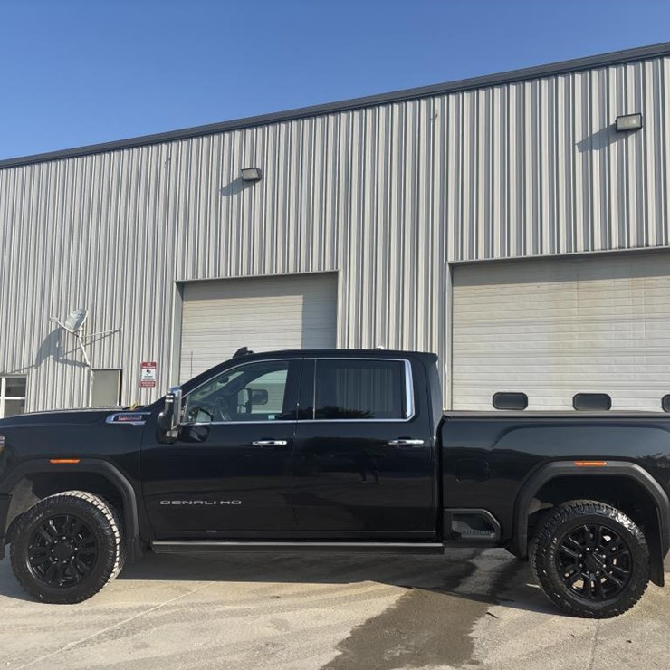 2023 GMC 3500HD