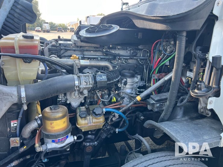 2016-freightliner-tr-125-semi-(ls0419,-unit-884)-image-16