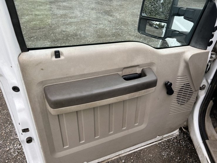 2008-ford-f350-image-26
