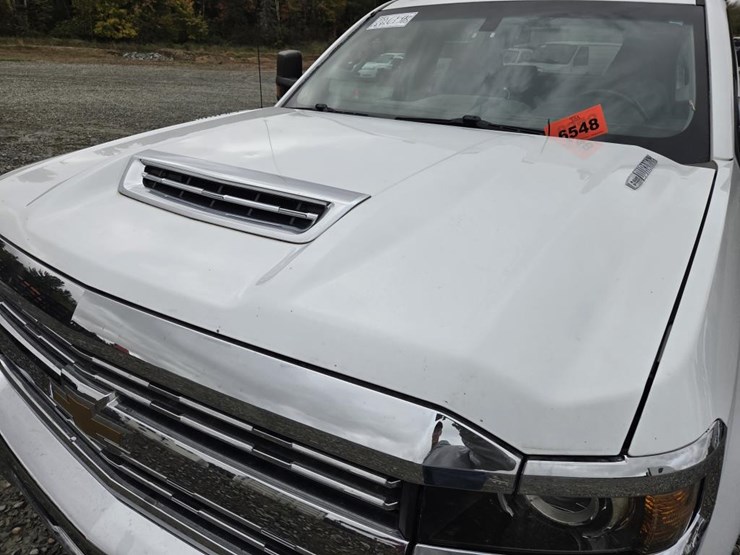 2018-chevrolet-2500-image-12