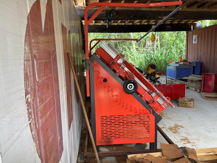 #105-•-2025-pallet-nailer-image-3