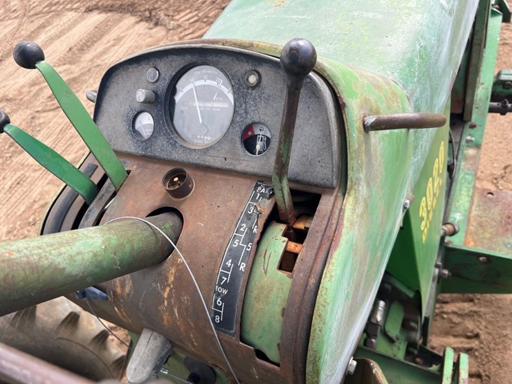 john-deere-3020-image-26