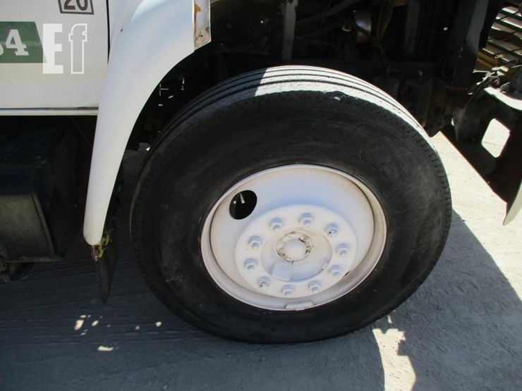 1995-ford-f700-image-15