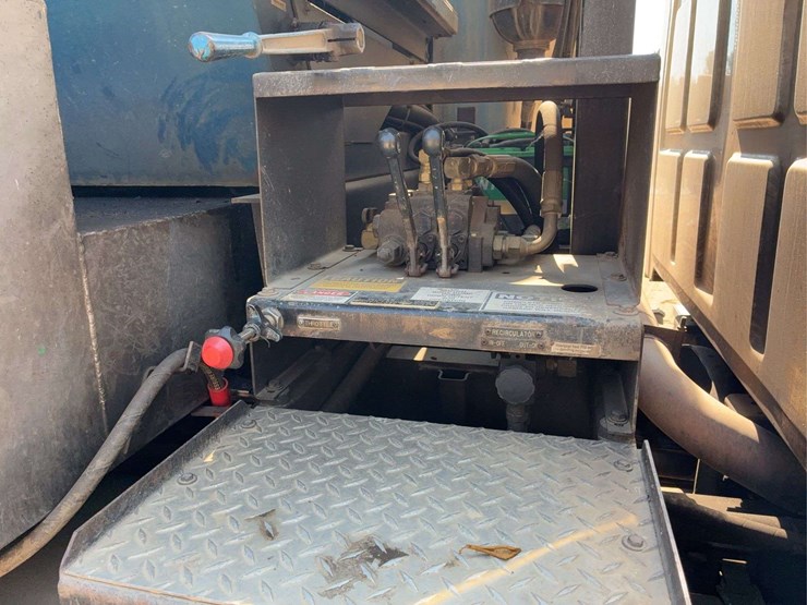 1997-ford-l8501-image-23