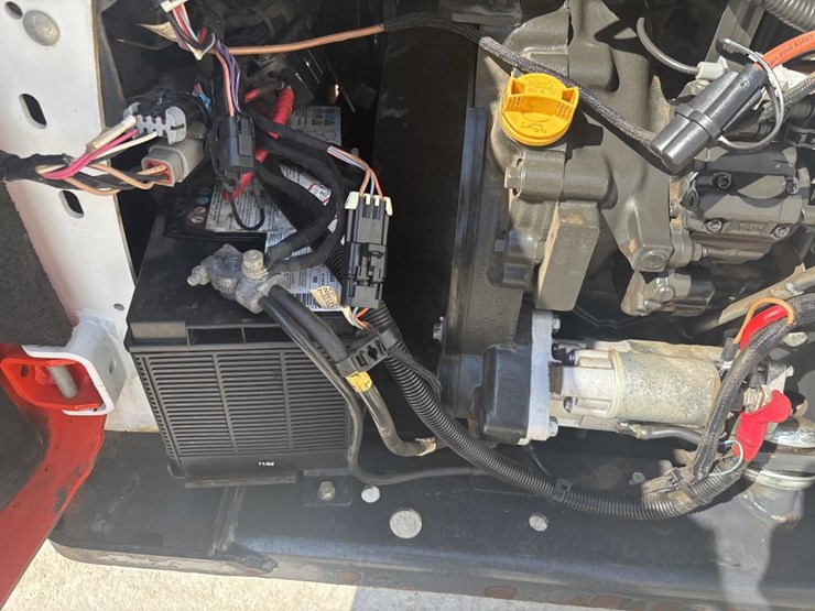 2019-bobcat-s770-image-23