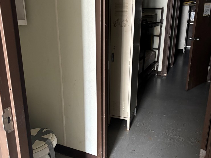 #137-•-12-man-living-quarters-with-bathroom-image-4