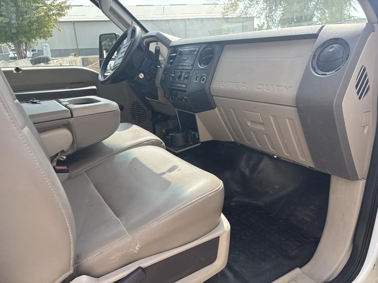 2008-ford-f550-image-33