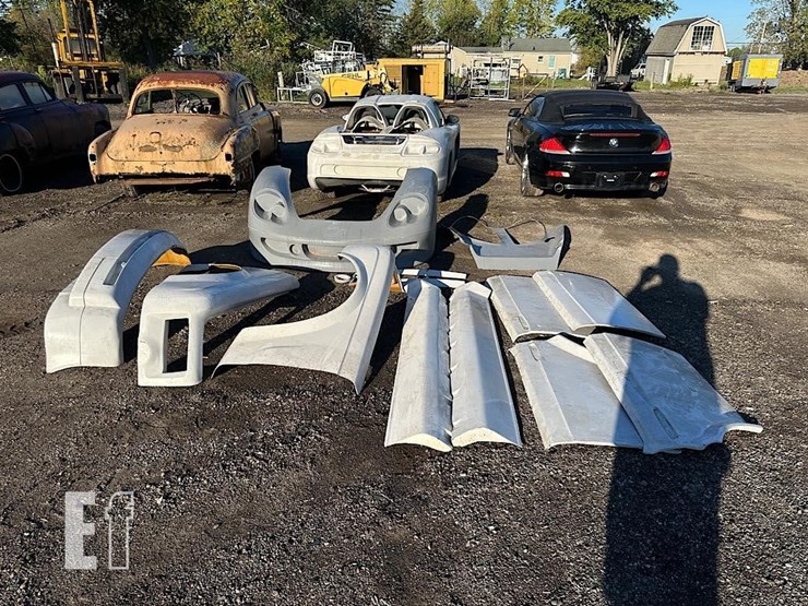 porshce-fiberglass-body-panels-image-2