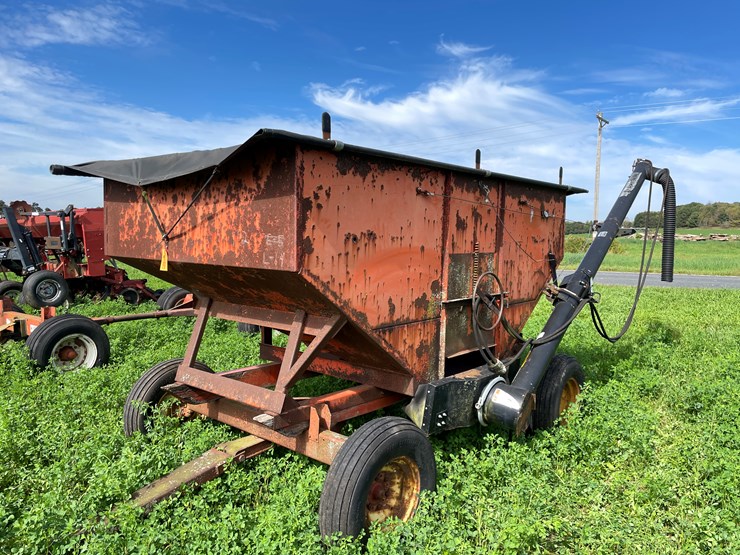 #4457-•-gravity-cart-with-3'-auger-image-1