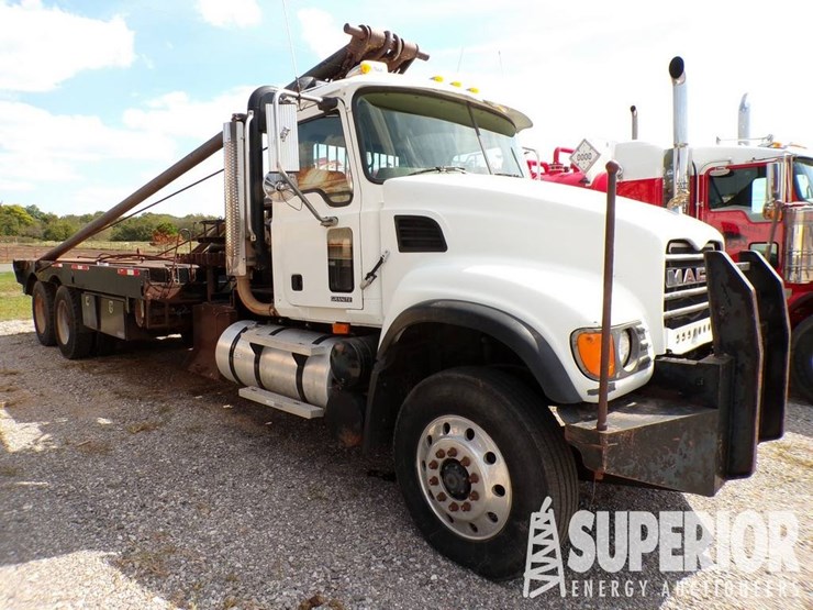 (x)-(3-39)-2007-mack-cv-713-t/a-rig-up-gin-truck,-image-2