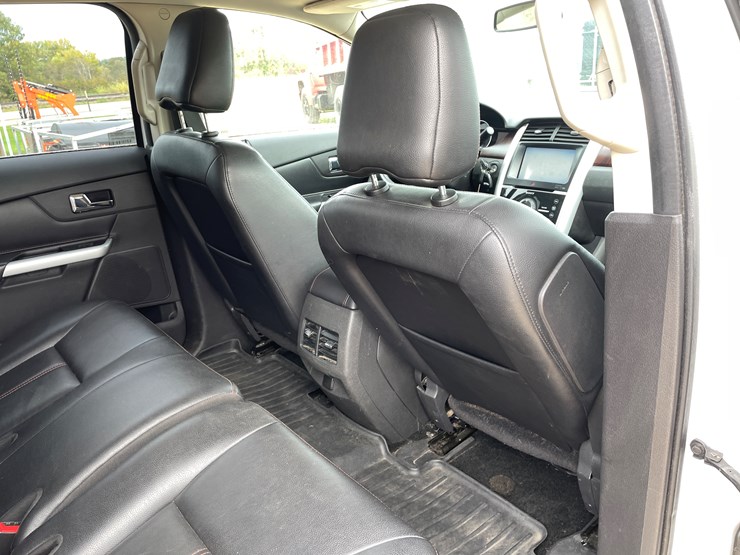 2011-ford-edge-image-51