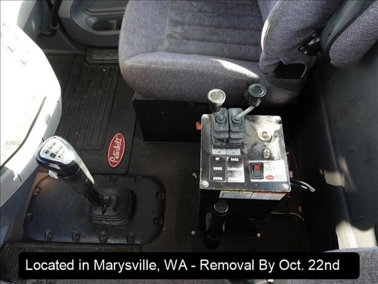 2015-peterbilt-567-image-18
