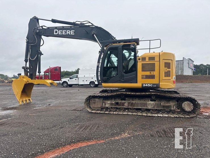 2021-deere-245g-lc-image-6