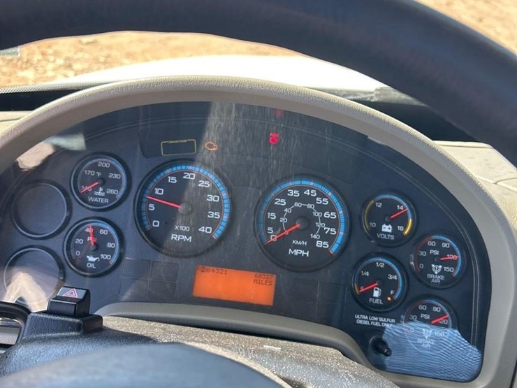 2015-international-durastar-4400-image-35