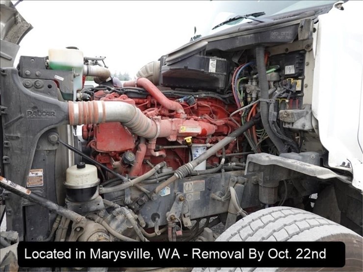 2015-peterbilt-567-image-8