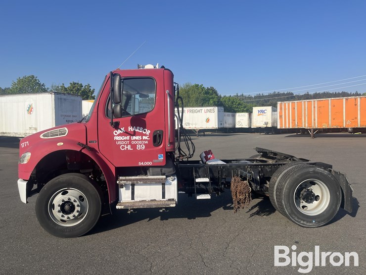 2006-freightliner-m2-truck-tractor-image-8