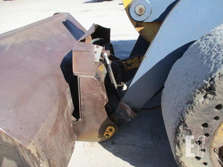 2000-deere-624h-image-15