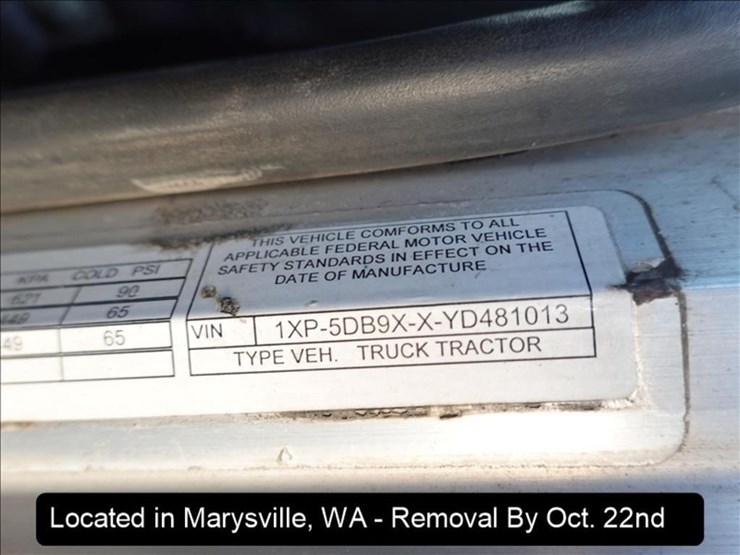 2000-peterbilt-379-image-22