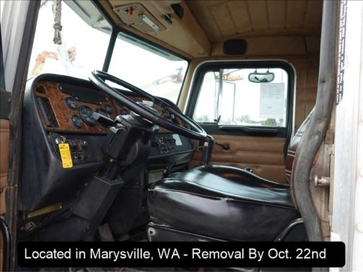 2001-peterbilt-357-image-20