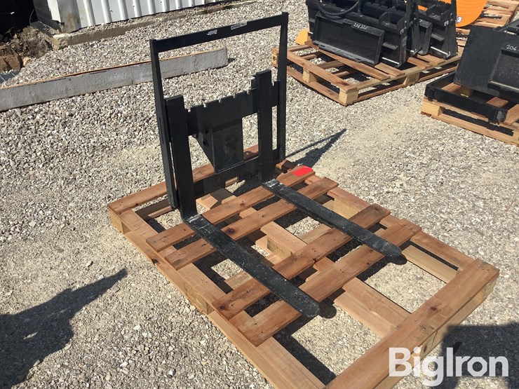 mini-excavator-pallet-fork-attachment-image-3