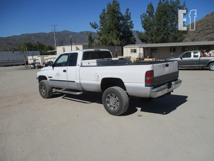 2002-dodge-2500-image-4
