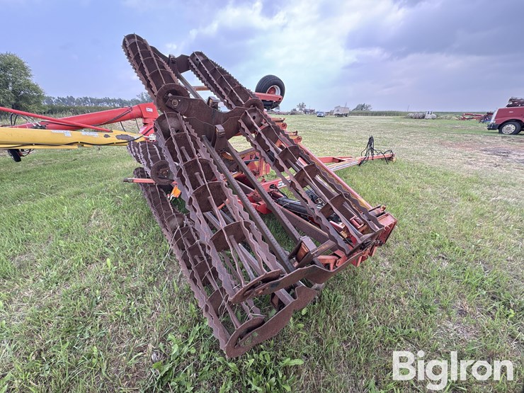 unverferth-35’-rolling-harrow-image-4