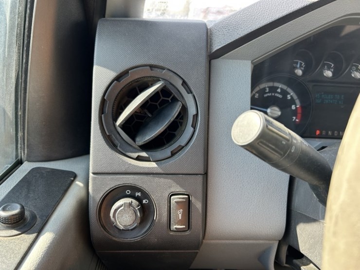 2013-ford-f250-sd-image-27