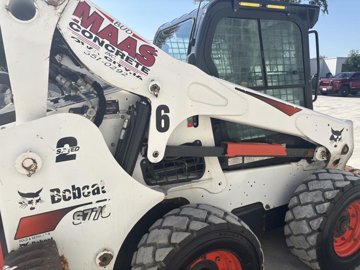 2019-bobcat-s770-image-10
