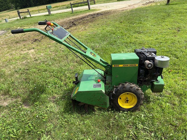john-deere-820-image-4