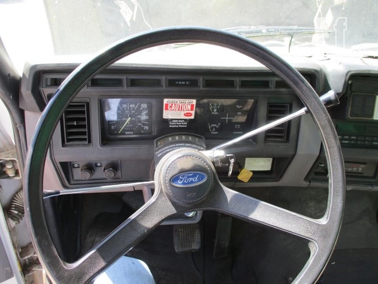 1995-ford-f700-image-9