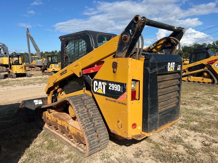 2017-caterpillar-299d2-image-2